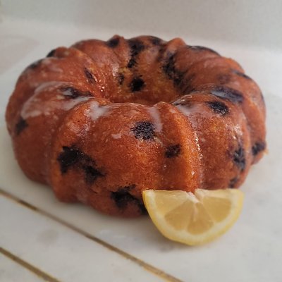 Liv's Signature Lemon Blueberry 10"