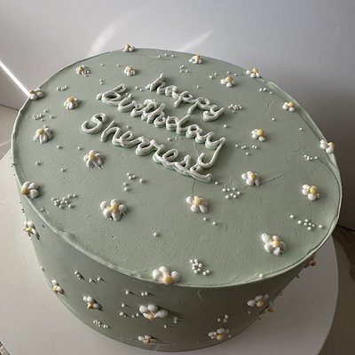 8 Inch Cake (2 Layers)