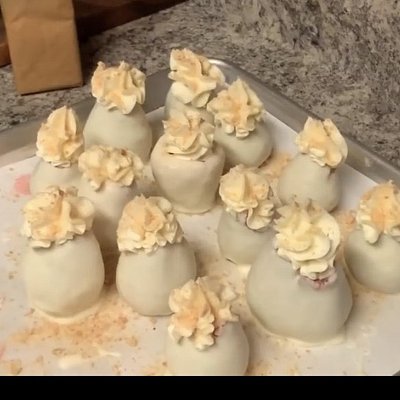 Cheesecake Stuffed Berries 