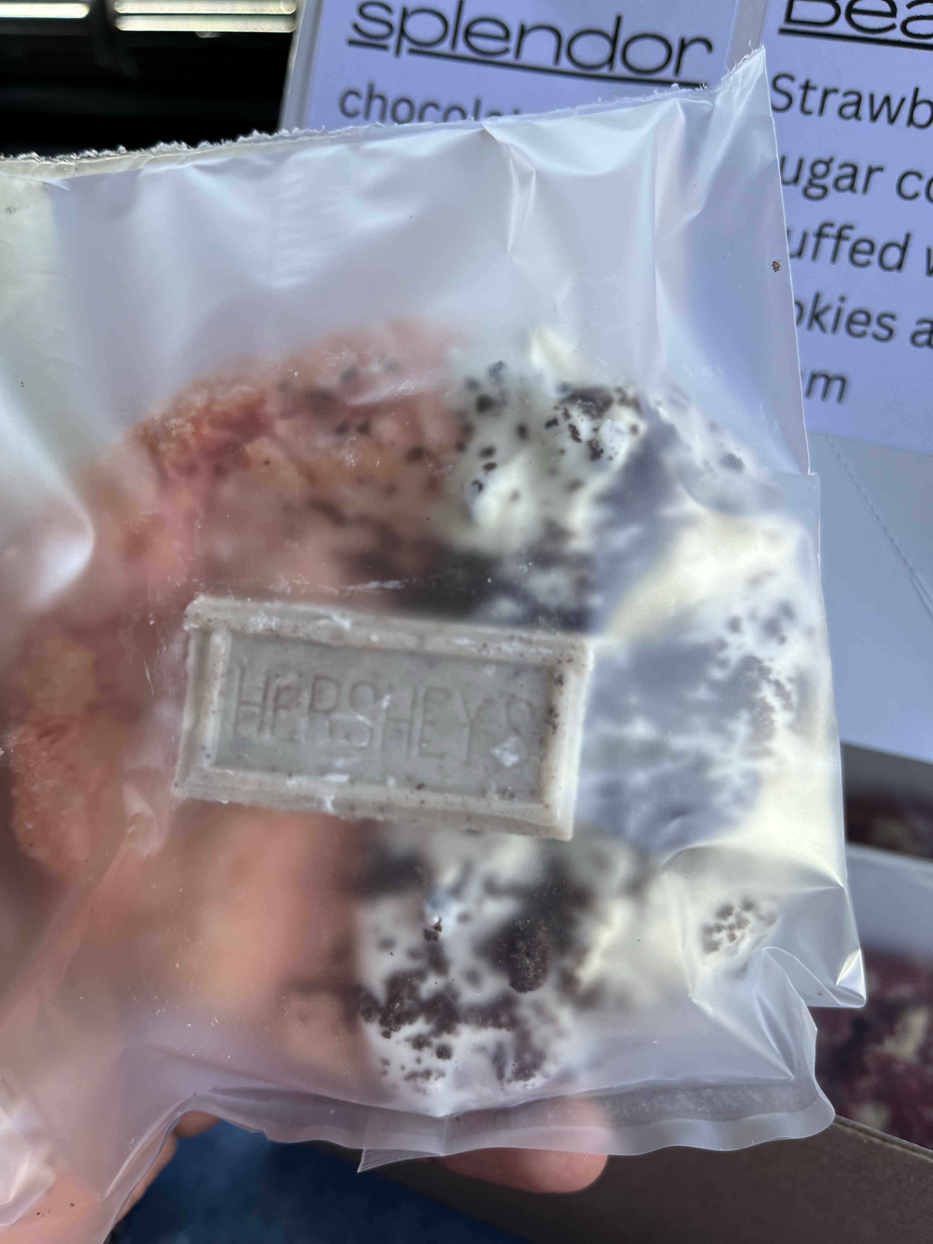 Strawberry Cookies And Cream 