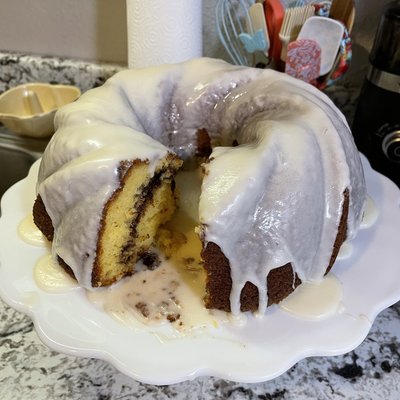 Honey Bun Pound Cake