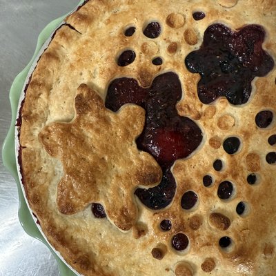 triple berry pie