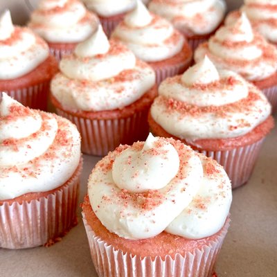 Strawberry Cheesecake Crunch Cupcake