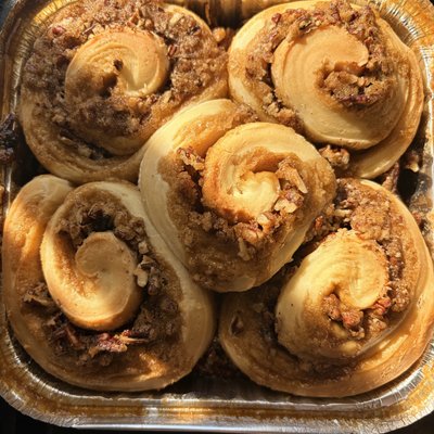 Maple Pecan Butter Tart Rolls 8” Pan