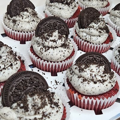 Red Velvet Oreo Cupcakes (6-Pack)