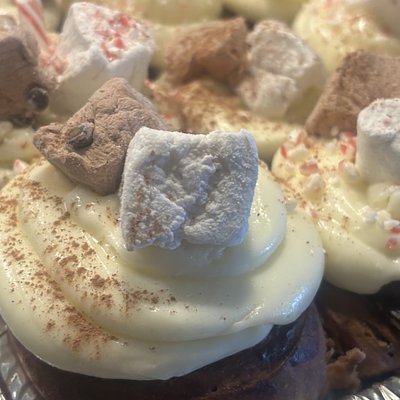 Hot Chocolate Marshmallow Sweet Roll 4 Mega Rolls