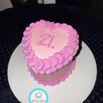 4 inch heart cake- 2 layer