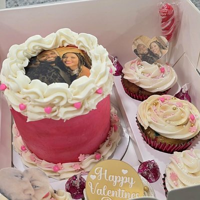 Customized Bento Cake&(5)Cupcakes/Chocolate Covered Strawberries Combo Box