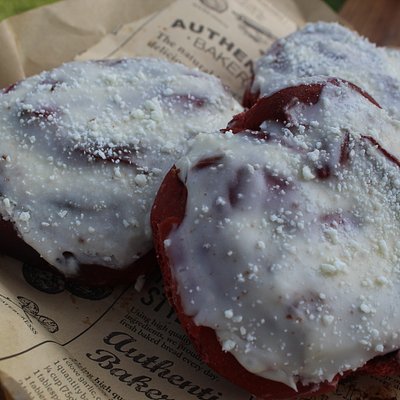 Red Velvet Sweet Rolls 