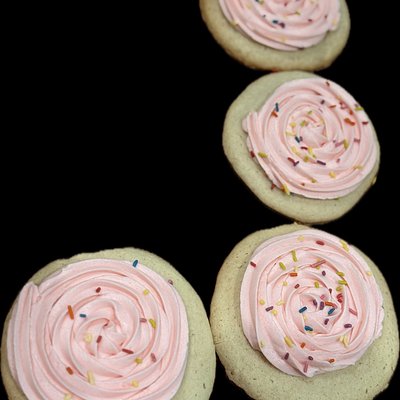 XL Sugar Cookie With Buttercream Frosting 