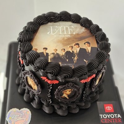 8" Cake 