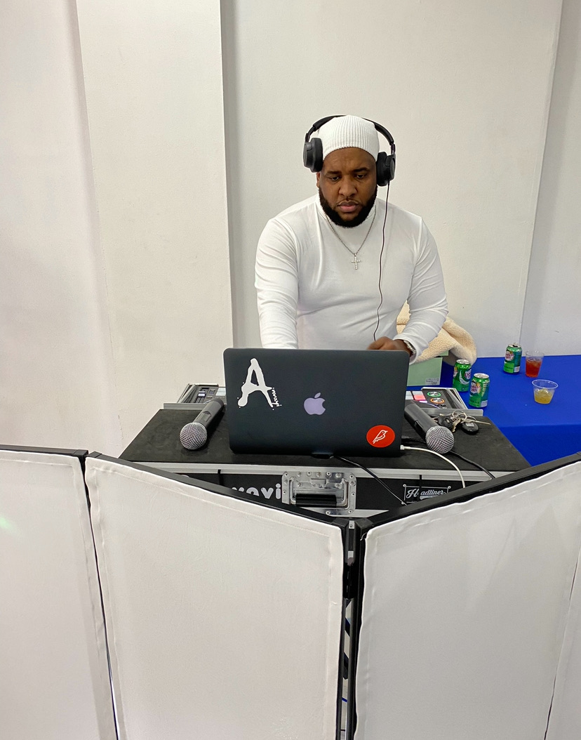 DJ Services (4 Hour min)