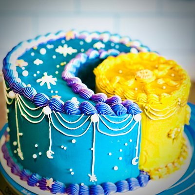 Custom Cakes
