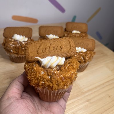 6 Ct Biscoff cupcakes