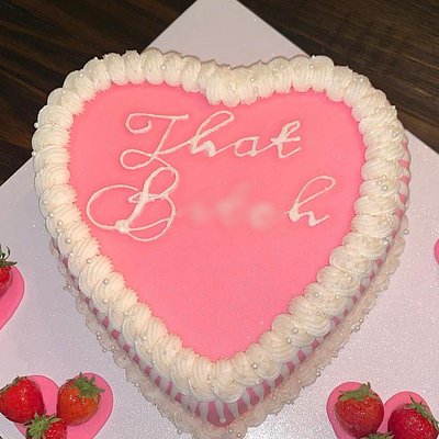 099. Heart Cake Fondant ~23 Servings