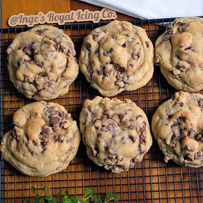 Half Dozen Gourmet Chocolate Chip Cookies 