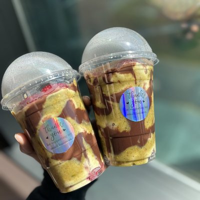 Dubai Strawberry Cups