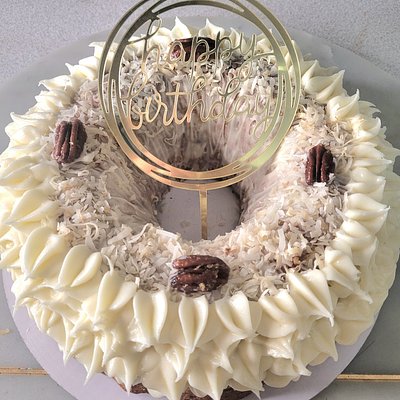 Elegante Italian Cream Cake