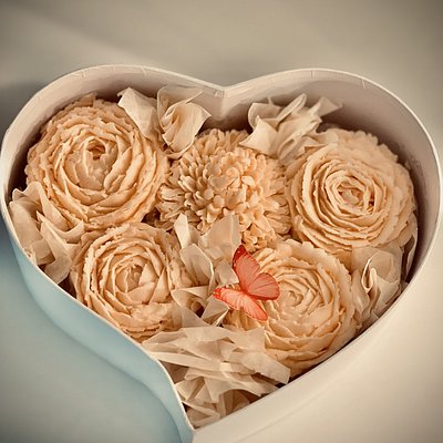 6pk Jumbo Floral Cupcakes