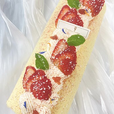 Strawberry Cake Roll