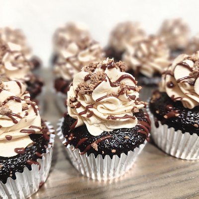 Reese's Peanut Butter Cupcakes