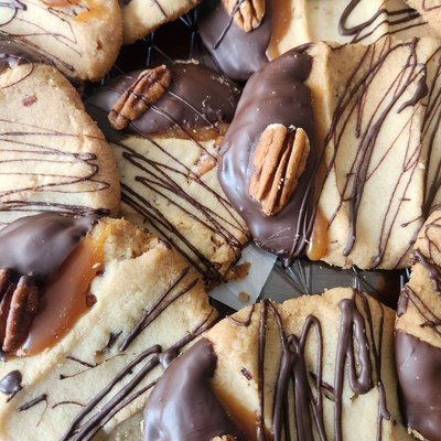 Butter Pecan Turtle 1 Dozen