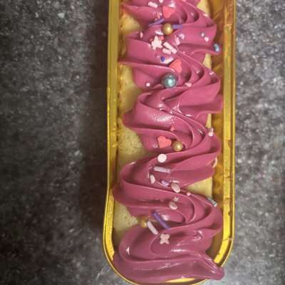 Vanilla Cake with Vanilla Buttercream 