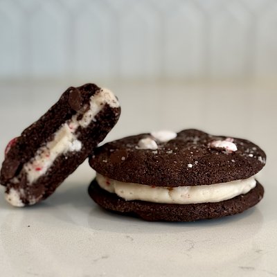 Double Chocolate Peppermint Dreamwich 4.5-5.5oz