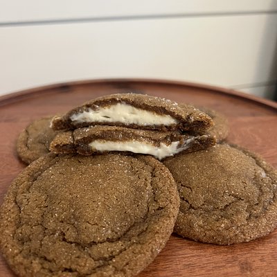 Ginger Snap Cheesecake Cookies