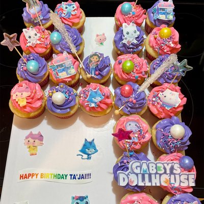 Custom Cupcake Pull-Apart Cake