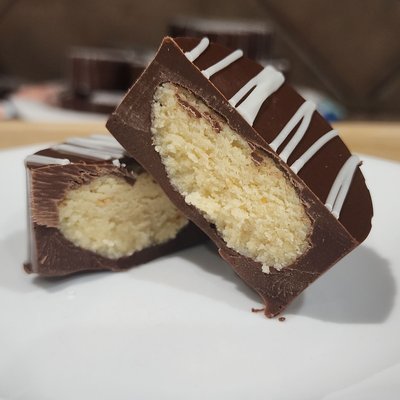 Cake Pucks