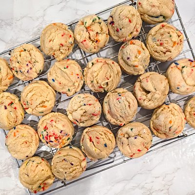 Jumbo Size Funfetti Sprinkle Cookies 