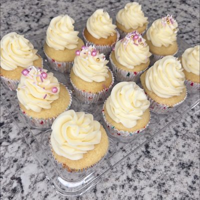 Classic Cupcakes Dozen 🧁