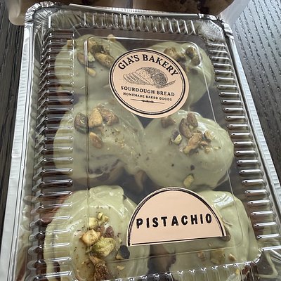 Pistachio Cinnamon Rolls