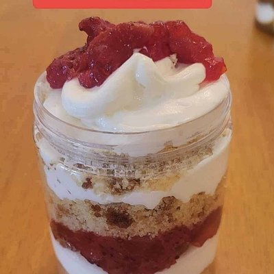 Strawberry Cheesecake Cake Jar