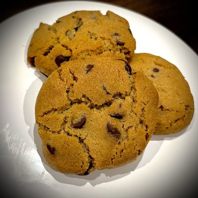 Large Chocolate Chip Cookies - 4 Cookies