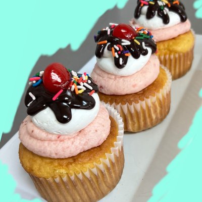 Banana Split Jumbo Cupcakes