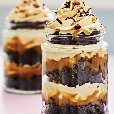 Cake jars