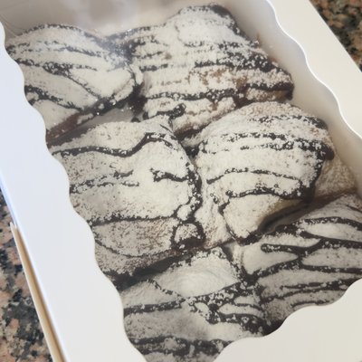  Beignets (6 Pack) W/ Chocolate Drizzles