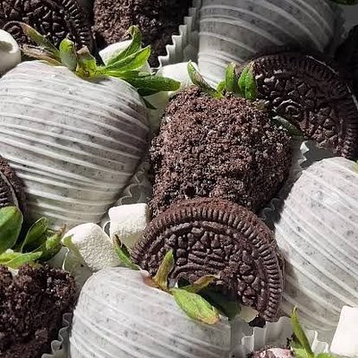 Cookies & Cream Dipped Strawberries Dozen