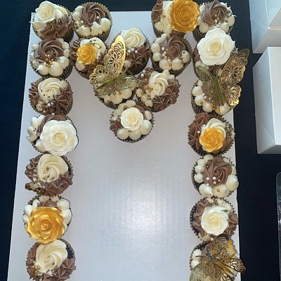 Custom Letter “M” Cupcakes