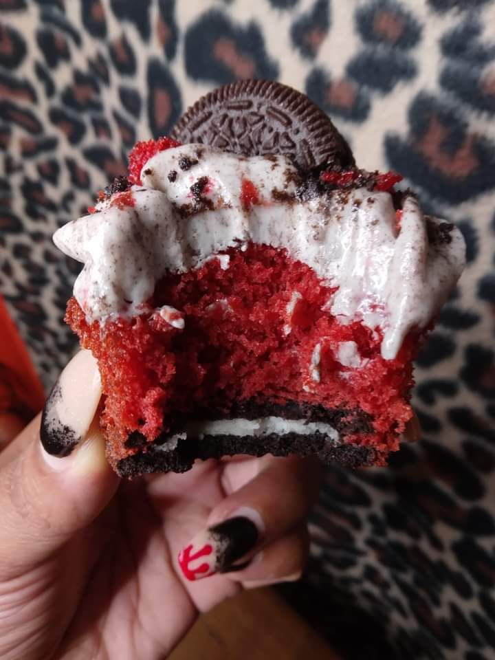 Red Velvet Oreo Face 😋 