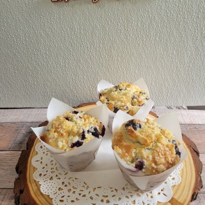 Blueberry Muffins With Streusel Topping (6 Minimum)