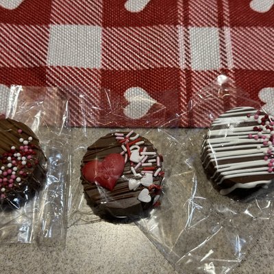 Valentine’s Day Oreos