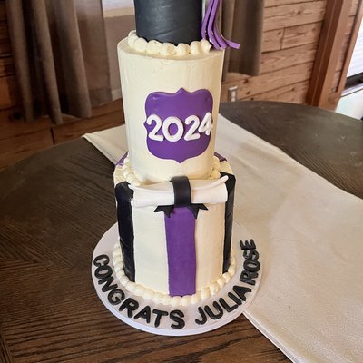 Custom Cakes 