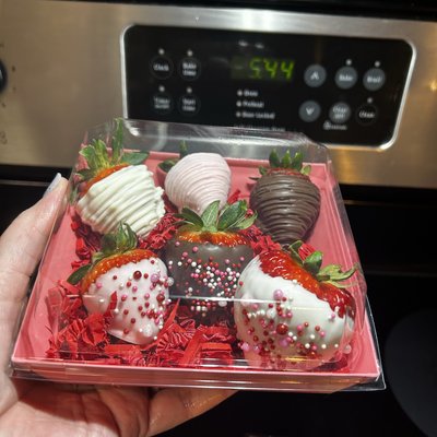 Chocolate Covered Strawberries (1/2 Dozen)