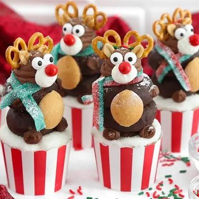 Eggnog + Chocolate Reindeer Cupcakes