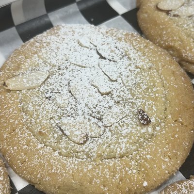 Almond Croissant 
