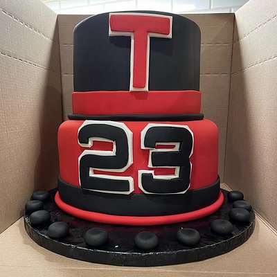 Two Tiered Round Fondant Cake ~36 Servings 