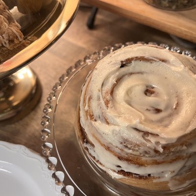 Jumbo Sourdough Cinnamon Roll/each
